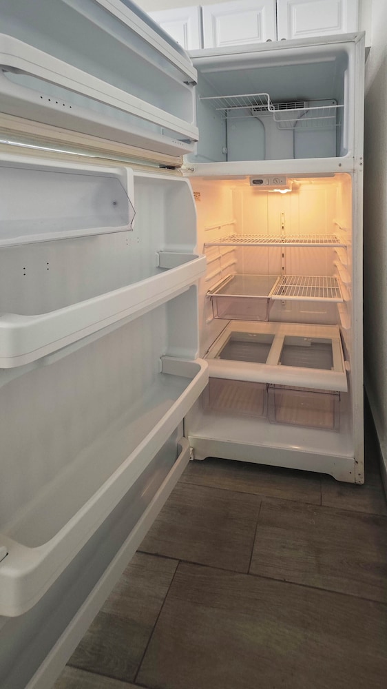 richards motel courtyard