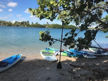 richards motel courtyard