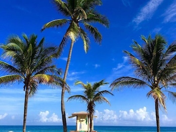 richards motel courtyard
