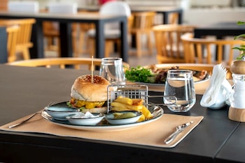 sundance suites hotel