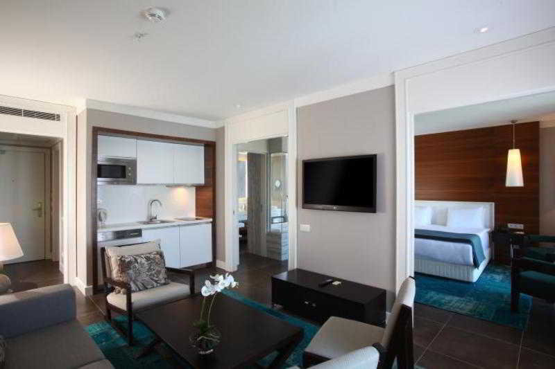 sundance suites hotel