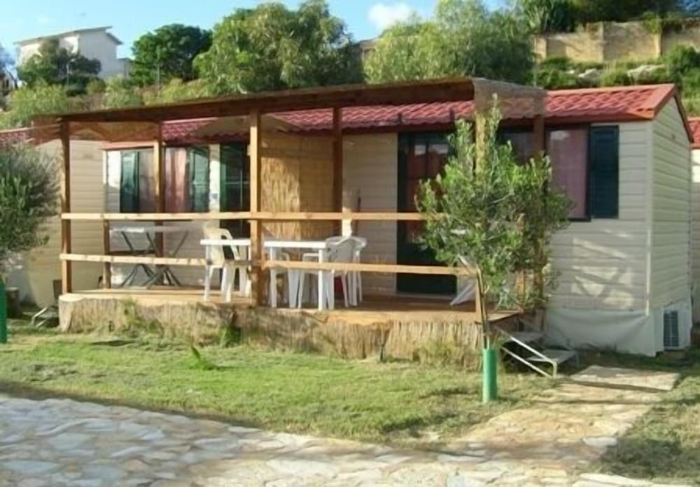 sporting club village