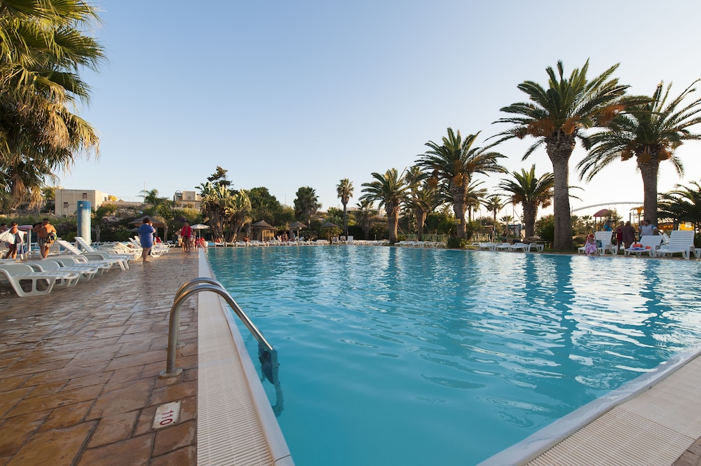 sporting club village