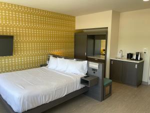 the orbit hotel trademark collection by wyndham