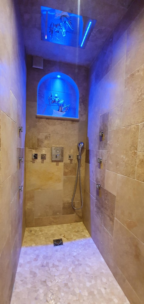 loveroom la garconnhyeres