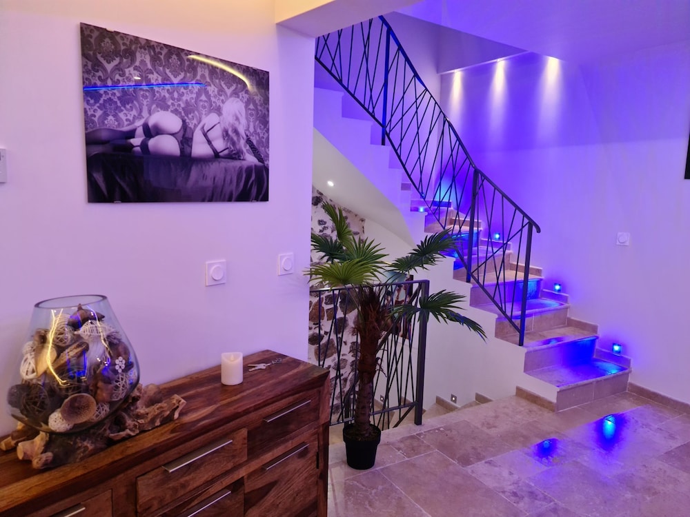 loveroom la garconnhyeres