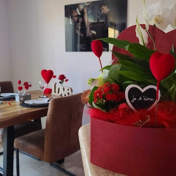 loveroom la garconnhyeres