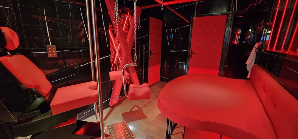 loveroom la garconnhyeres