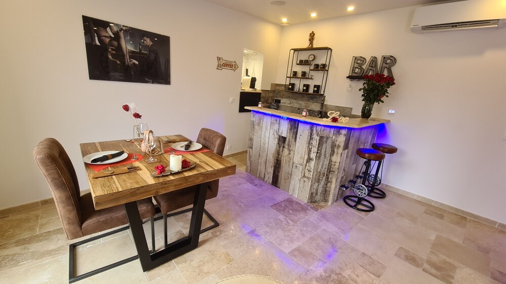 loveroom la garconnhyeres