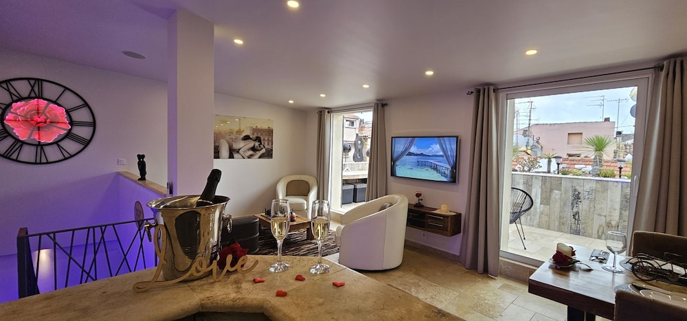 loveroom la garconnhyeres