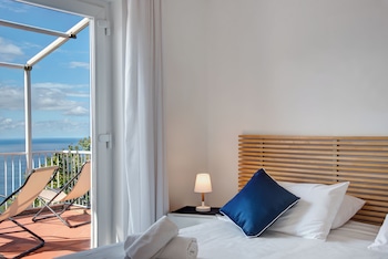hotel and serviced residence gocce di capri sorrento coast