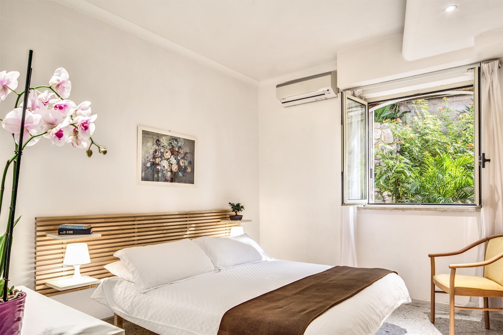 hotel and serviced residence gocce di capri sorrento coast