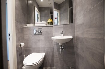 goldcrest village deluxe university campus rooms