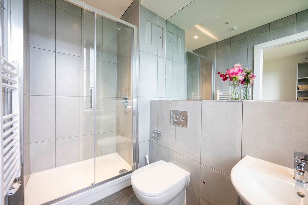 goldcrest village deluxe university campus rooms