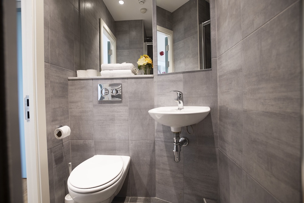 goldcrest village deluxe university campus rooms