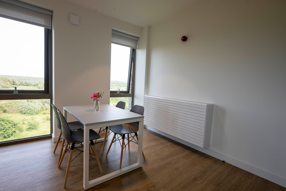 goldcrest village deluxe university campus rooms