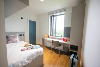 goldcrest village deluxe university campus rooms