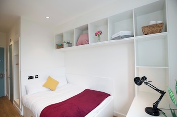 goldcrest village deluxe university campus rooms
