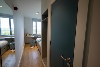 goldcrest village deluxe university campus rooms