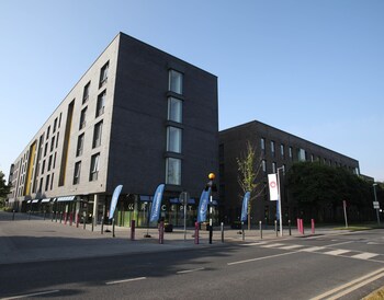 goldcrest village deluxe university campus rooms