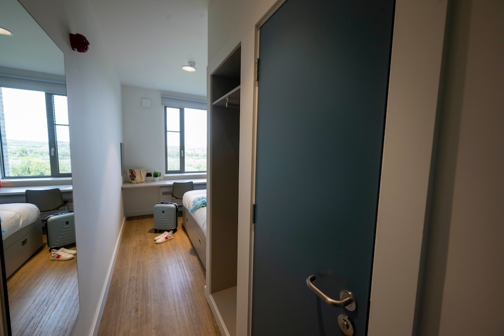 goldcrest village deluxe university campus rooms