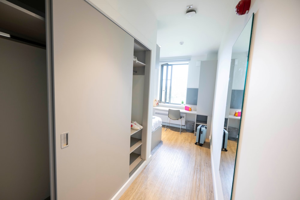 goldcrest village deluxe university campus rooms