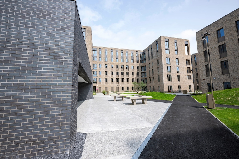 goldcrest village deluxe university campus rooms