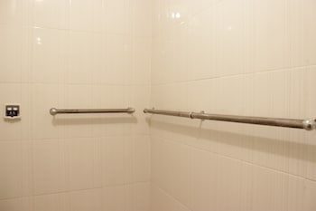 homey and chic 2br apartment newton residence