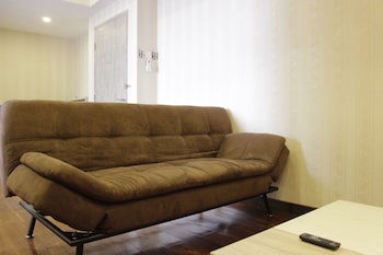 homey and chic 2br apartment newton residence