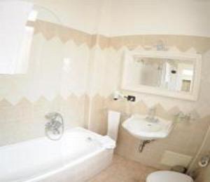 casa blanca bed and breakfast