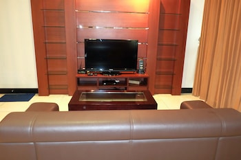 2br prestige dharmawangsa essence apartment suites
