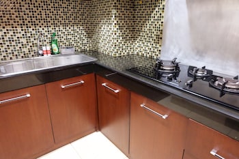 2br prestige dharmawangsa essence apartment suites