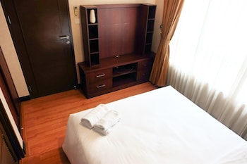 2br prestige dharmawangsa essence apartment suites