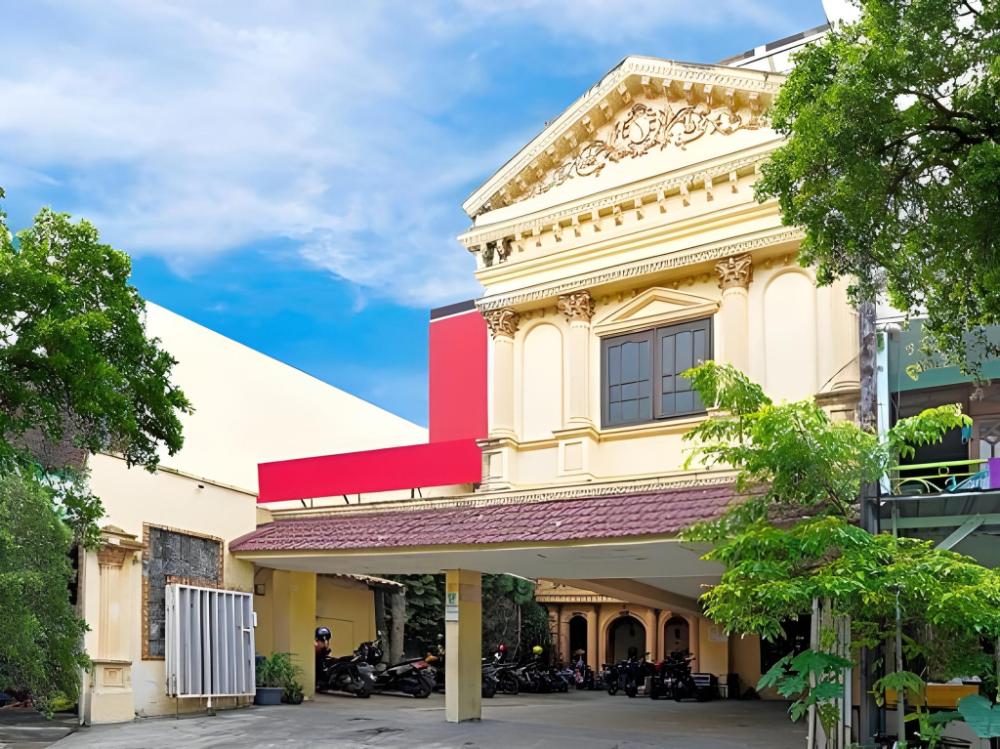 reddoorz near mall ciputra world surabaya