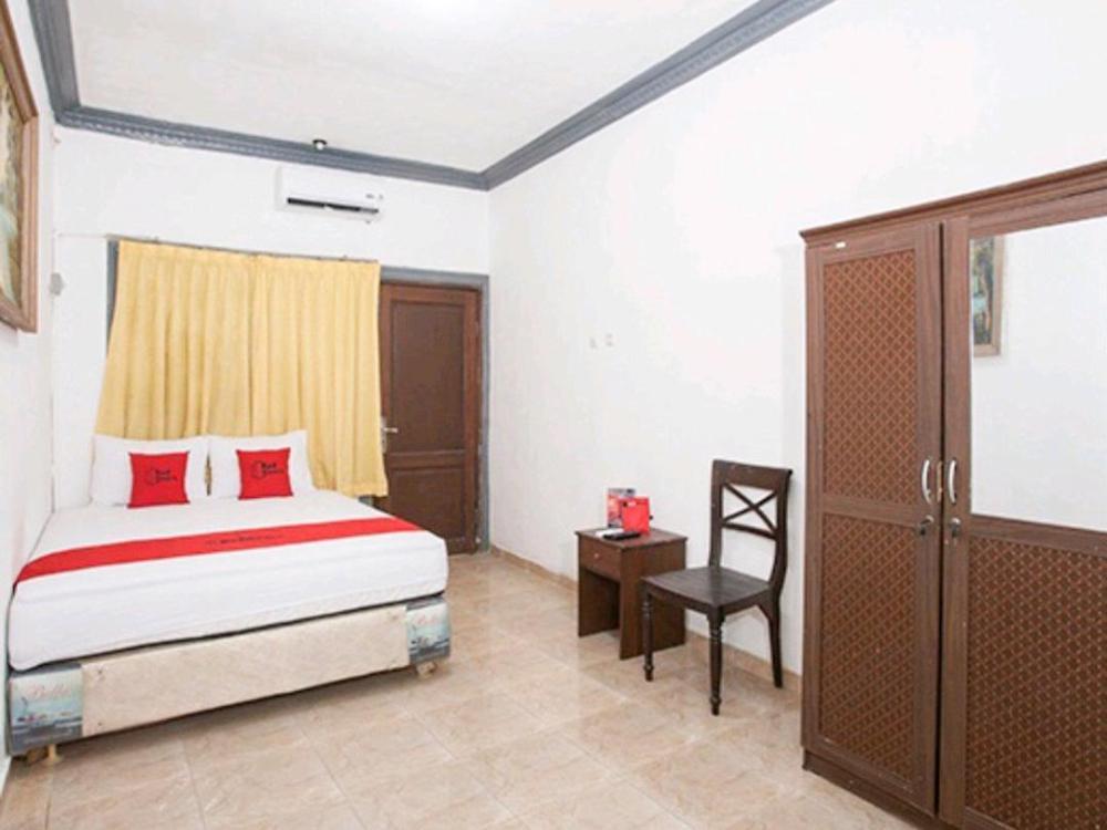 reddoorz near mall ciputra world surabaya