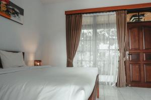 sekar arum riverside resort