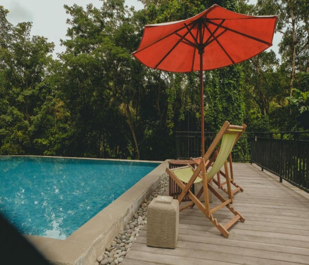 sekar arum riverside resort