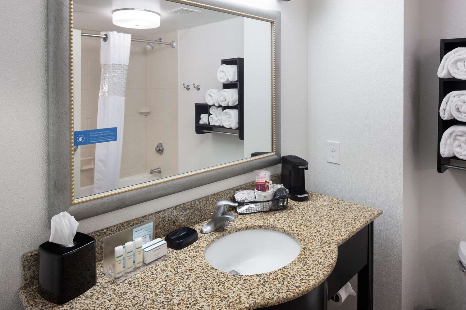 hampton inn and suites gainesville downtown