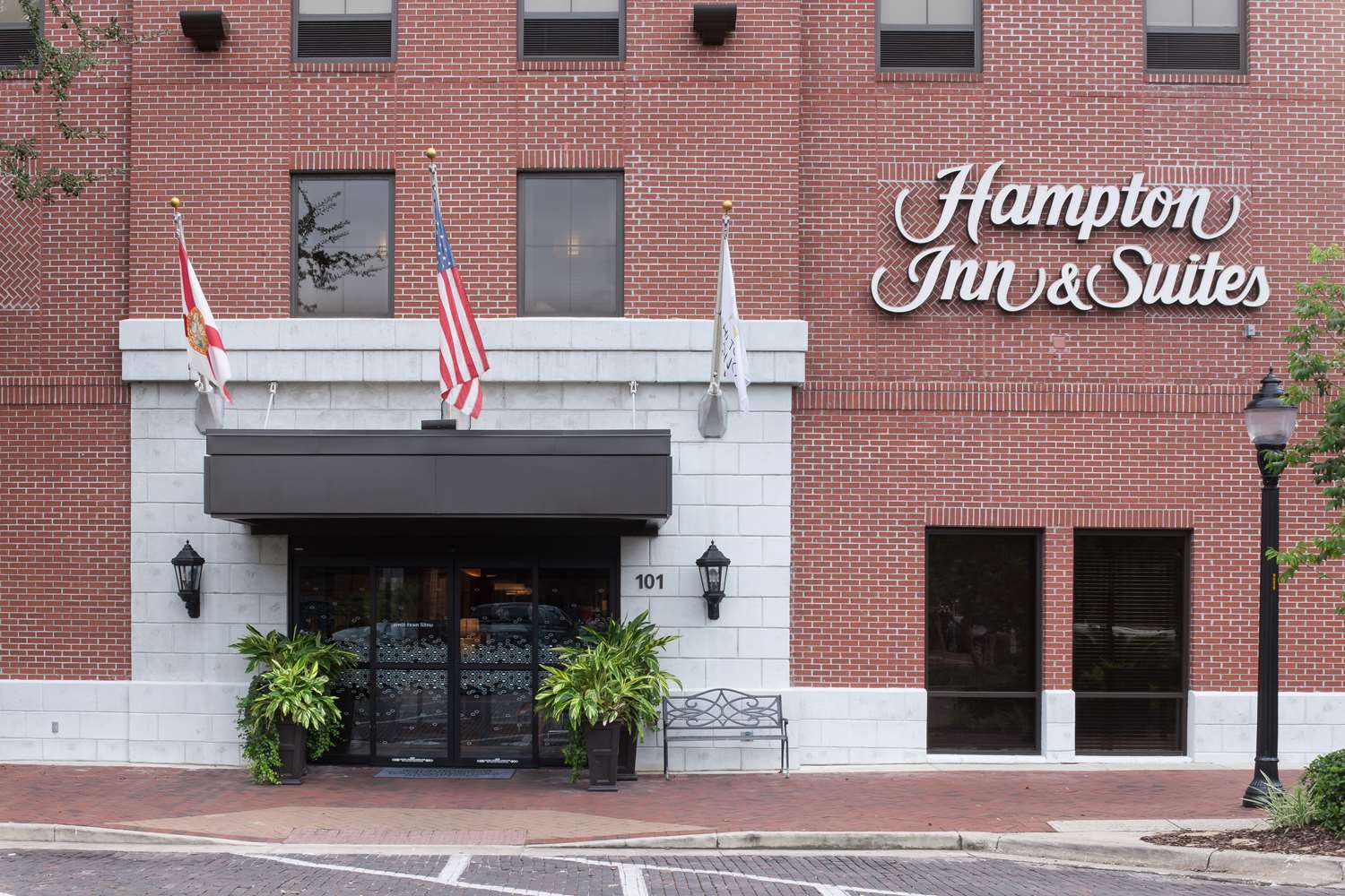 hampton inn and suites gainesville downtown