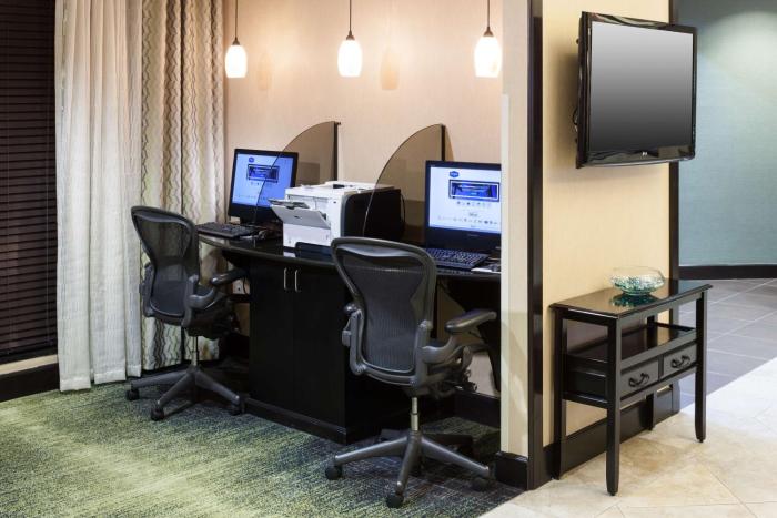 hampton inn and suites gainesville downtown