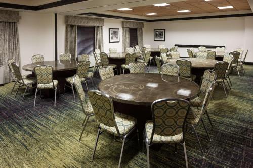 hampton inn and suites gainesville downtown
