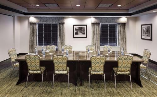 hampton inn and suites gainesville downtown