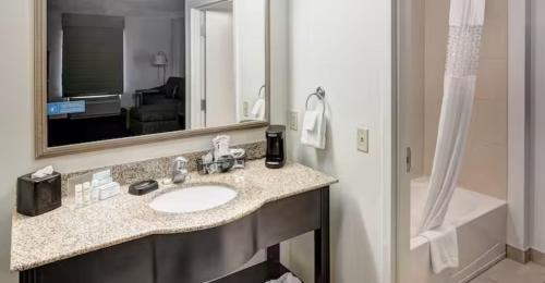 hampton inn and suites gainesville downtown