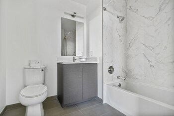 global luxury suites white plains