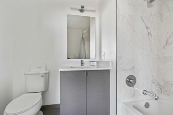 global luxury suites white plains