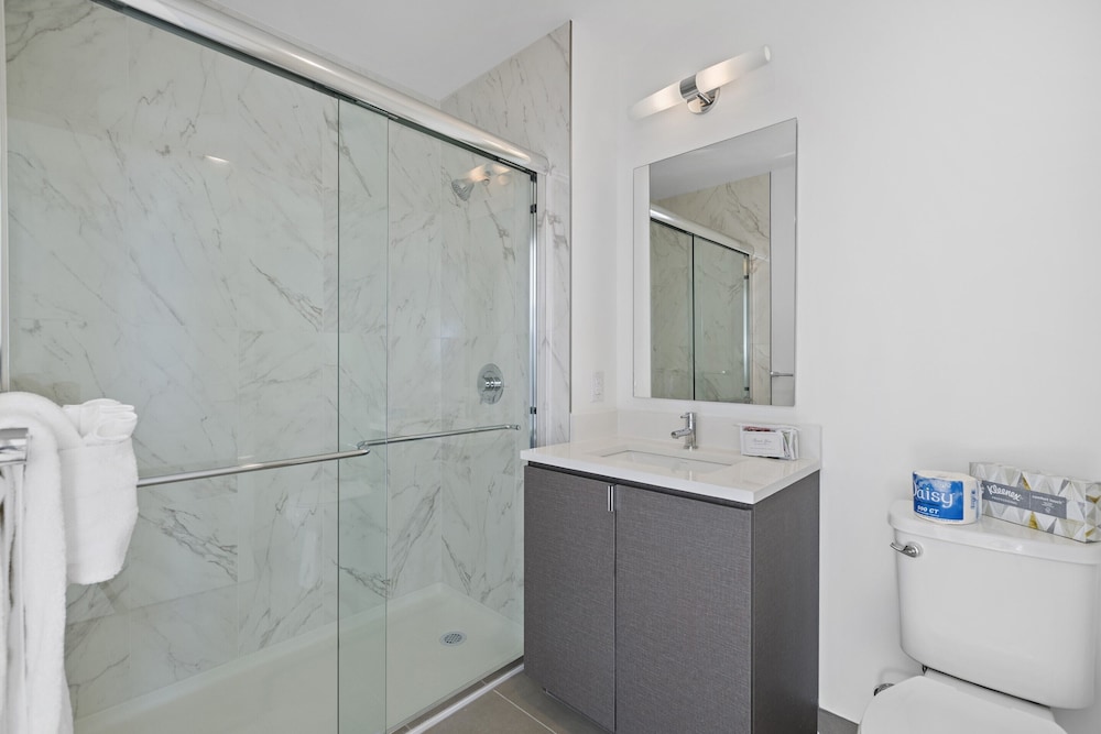 global luxury suites white plains