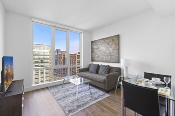 global luxury suites white plains