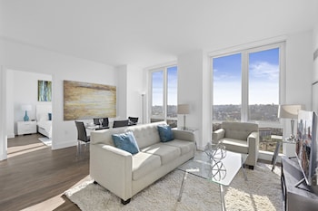 global luxury suites white plains