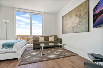 global luxury suites white plains