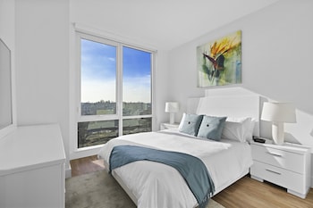 global luxury suites white plains